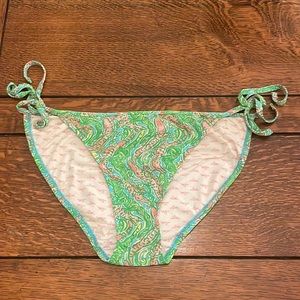 Lilly Pulitzer Bikini Bottom Alligator Print Medium EUC!